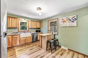 650 Memory Ave, Green Bay, WI 54301 - Photo 8