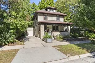 1017 Eliza St, Green Bay, WI 54301 - Photo 2