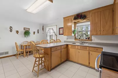 2562 Black Wolf Avenue, Oshkosh, WI 54902 - Photo 6