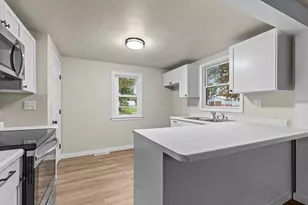 525 S Grove St, Waupun, WI 53963 - Photo 8