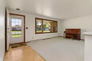 1491 Commanche Ave, Green Bay, WI 54313 - Photo 6