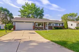 1491 Commanche Ave, Green Bay, WI 54313 - Photo 2