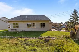3889 N Crosscreek Cir, Appleton, WI 54913 - Photo 42