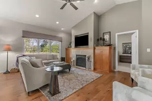 3889 N Crosscreek Cir, Appleton, WI 54913 - Photo 10