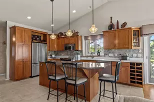 3889 N Crosscreek Cir, Appleton, WI 54913 - Photo 16