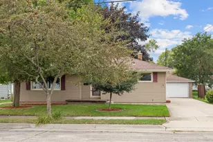 736 John St, Menasha, WI 54952 - Photo 2