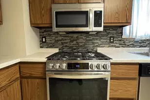 1345 W 18th Ave, Oshkosh, WI 54902 - Photo 6