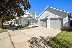 218 N Joliet Ave, Sturgeon Bay, WI 54235 - Photo 4