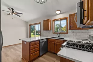 1604 Primrose Ln, Fond du Lac, WI 54935 - Photo 12