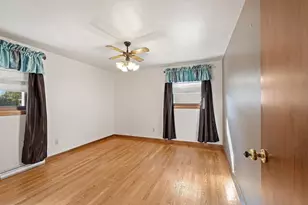 923 Amhart Dr, De Pere, WI 54115 - Photo 12