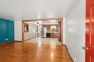923 Amhart Dr, De Pere, WI 54115 - Photo 2