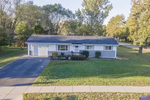 458 E Green Meadow Dr, Wautoma, WI 54982 - Photo 2