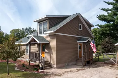 725 Shearer Street, Waupaca, WI 54981 - Photo 2