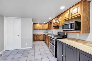 1911 S 13th St, Manitowoc, WI 54220 - Photo 2