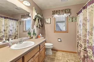 1394 W Mason Ridge Ct, Appleton, WI 54914 - Photo 18