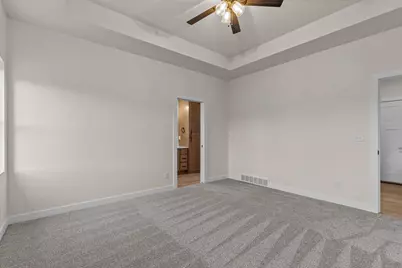 W5765 Roundstone Place, Menasha, WI 54952 - Photo 6