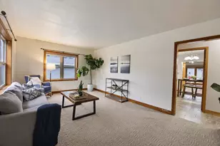608 Monroe St, Neenah, WI 54956 - Photo 6