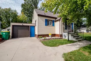 1105 Lincoln St, Green Bay, WI 54303 - Photo 2