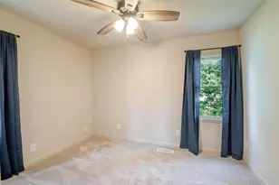 1105 Lincoln St, Green Bay, WI 54303 - Photo 12
