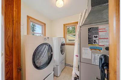 453 W 18th Avenue, Oshkosh, WI 54902 - Photo 14