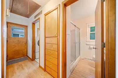 453 W 18th Avenue, Oshkosh, WI 54902 - Photo 12