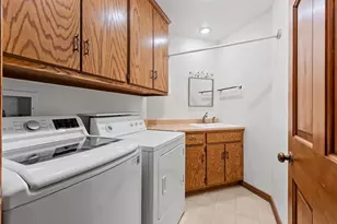2250 Cathedral Forest Dr, Green Bay, WI 54313 - Photo 30
