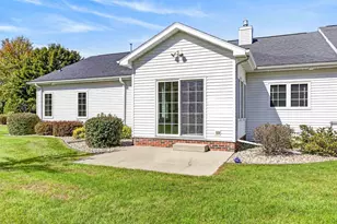 1057 W Windtree Dr, Appleton, WI 54914 - Photo 6