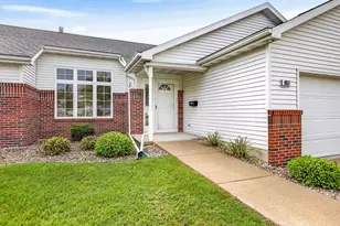 1057 W Windtree Dr, Appleton, WI 54914 - Photo 2