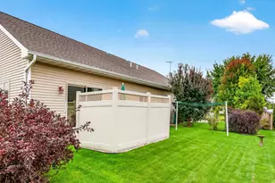 1581 Redwing Dr, Neenah, WI 54956 - Photo 38