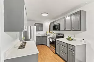 821 Woodfield Rd, Neenah, WI 54956 - Photo 6