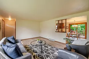 553 Delwiche Rd, Green Bay, WI 54302 - Photo 6