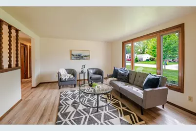553 Delwiche Road, Green Bay, WI 54302 - Photo 4