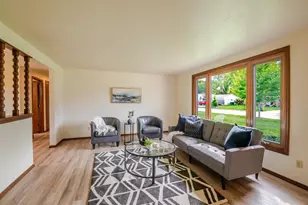 553 Delwiche Rd, Green Bay, WI 54302 - Photo 4