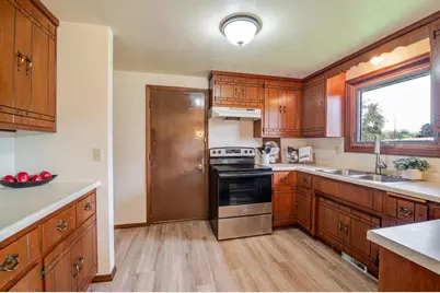 553 Delwiche Road, Green Bay, WI 54302 - Photo 10