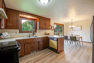 553 Delwiche Rd, Green Bay, WI 54302 - Photo 12
