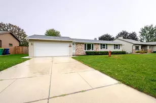 553 Delwiche Rd, Green Bay, WI 54302 - Photo 2