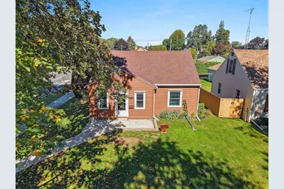834 Manitou Street, Manitowoc, WI 54220 - Photo 2