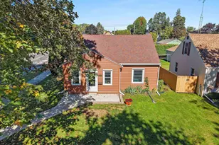 834 Manitou St, Manitowoc, WI 54220 - Photo 2