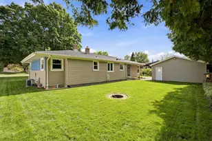 1011 S Bluemound Dr, Appleton, WI 54914 - Photo 20