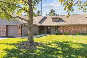 83 Spencer Village Ct, Appleton, WI 54914 - Photo 2