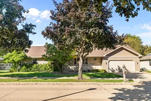 151 Graceland Dr, Oshkosh, WI 54904 - Photo 1