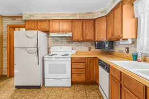 61 State St, Marinette, WI 54143 - Photo 8