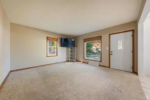 1015 W Hawes St, Appleton, WI 54914 - Photo 4