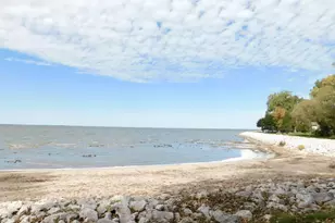 2829 E Shore Dr, Green Bay, WI 54302 - Photo 4