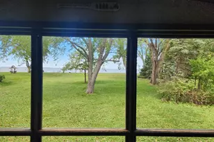 2829 E Shore Dr, Green Bay, WI 54302 - Photo 12
