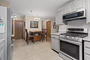 1013 S West Ct, Appleton, WI 54915 - Photo 6