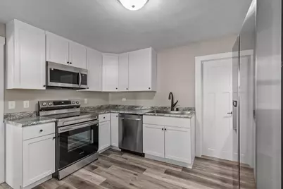 1021 Eastman Street, Oshkosh, WI 54901 - Photo 2