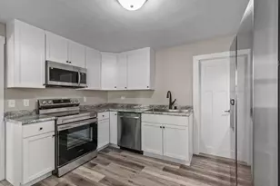 1021 Eastman St, Oshkosh, WI 54901 - Photo 2