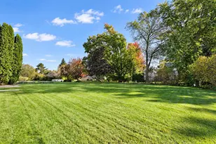 2141 Dorset Dr, Green Bay, WI 54311 - Photo 4