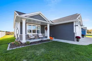 1013 Grassy Meadow Ln, Menasha, WI 54952 - Photo 8